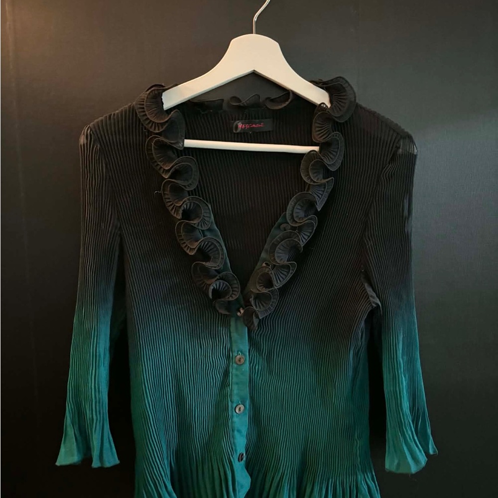 Ruffled Pleated Ombre Cardigan - Picture 4 of 5